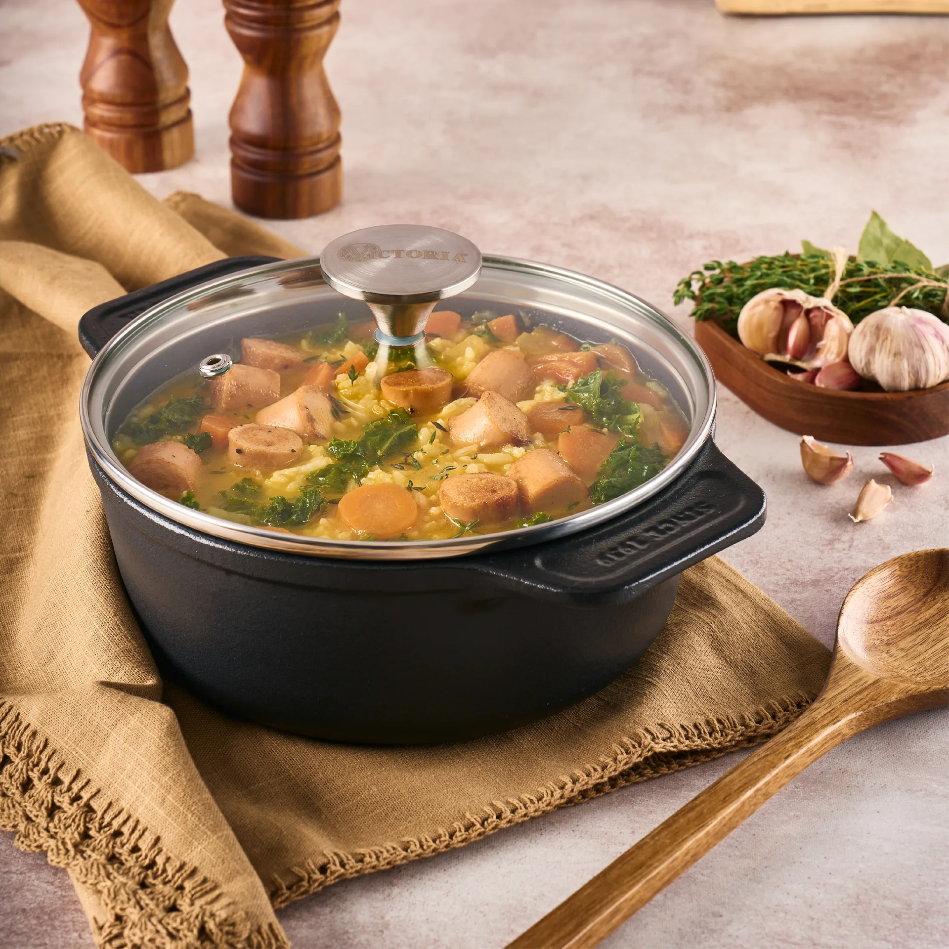 Victoria cast iron casserole with glass lid, enamelled, 1.9 l Victoria