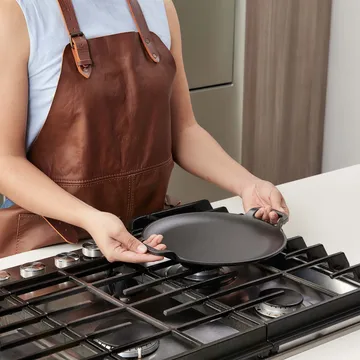 Victoria Comal frying pan two handles pre-seasoned - Ø25 cm → Ø25 cm - Victoria