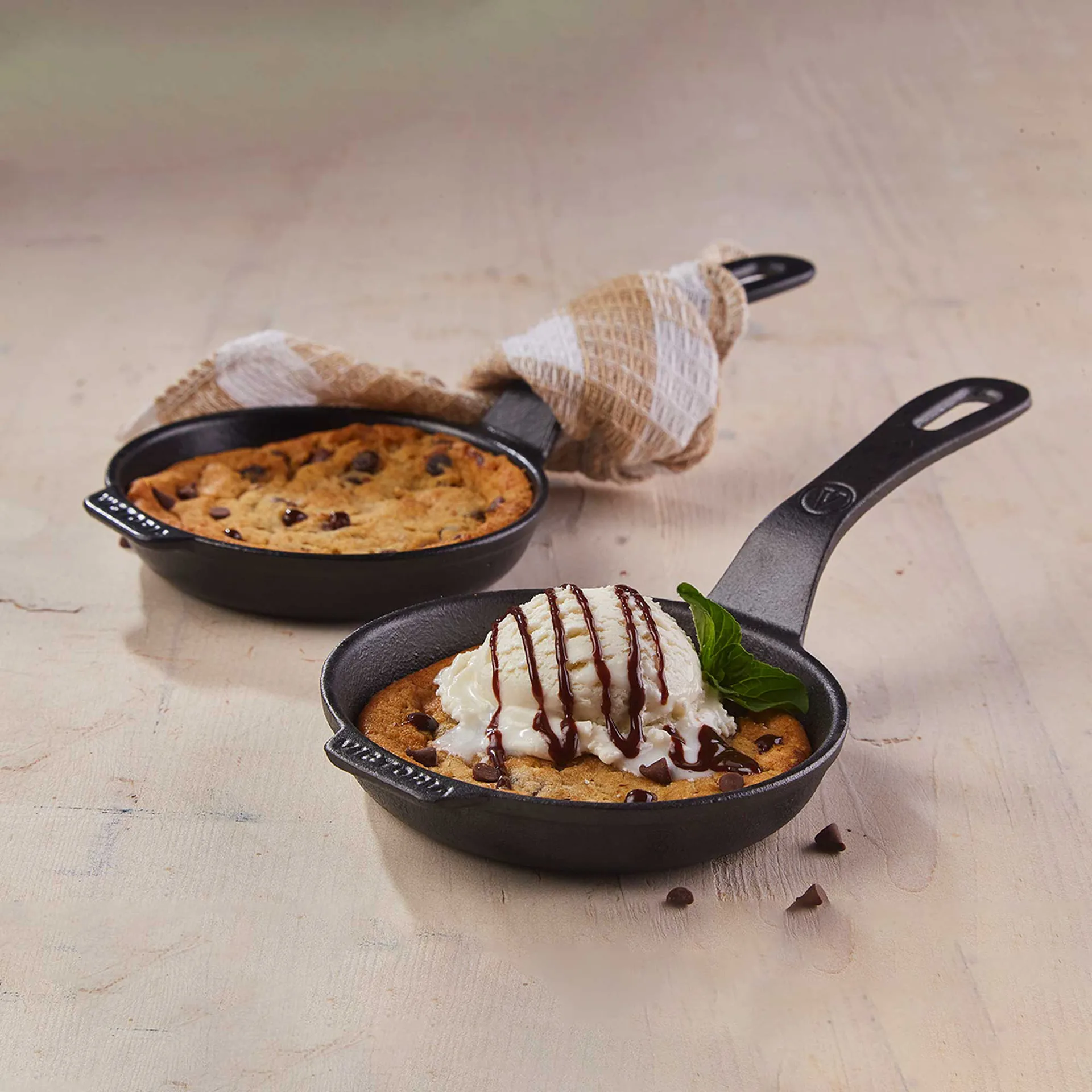 Victoria mini cast iron frying pan pre-seasoned, Ø12 cm Victoria