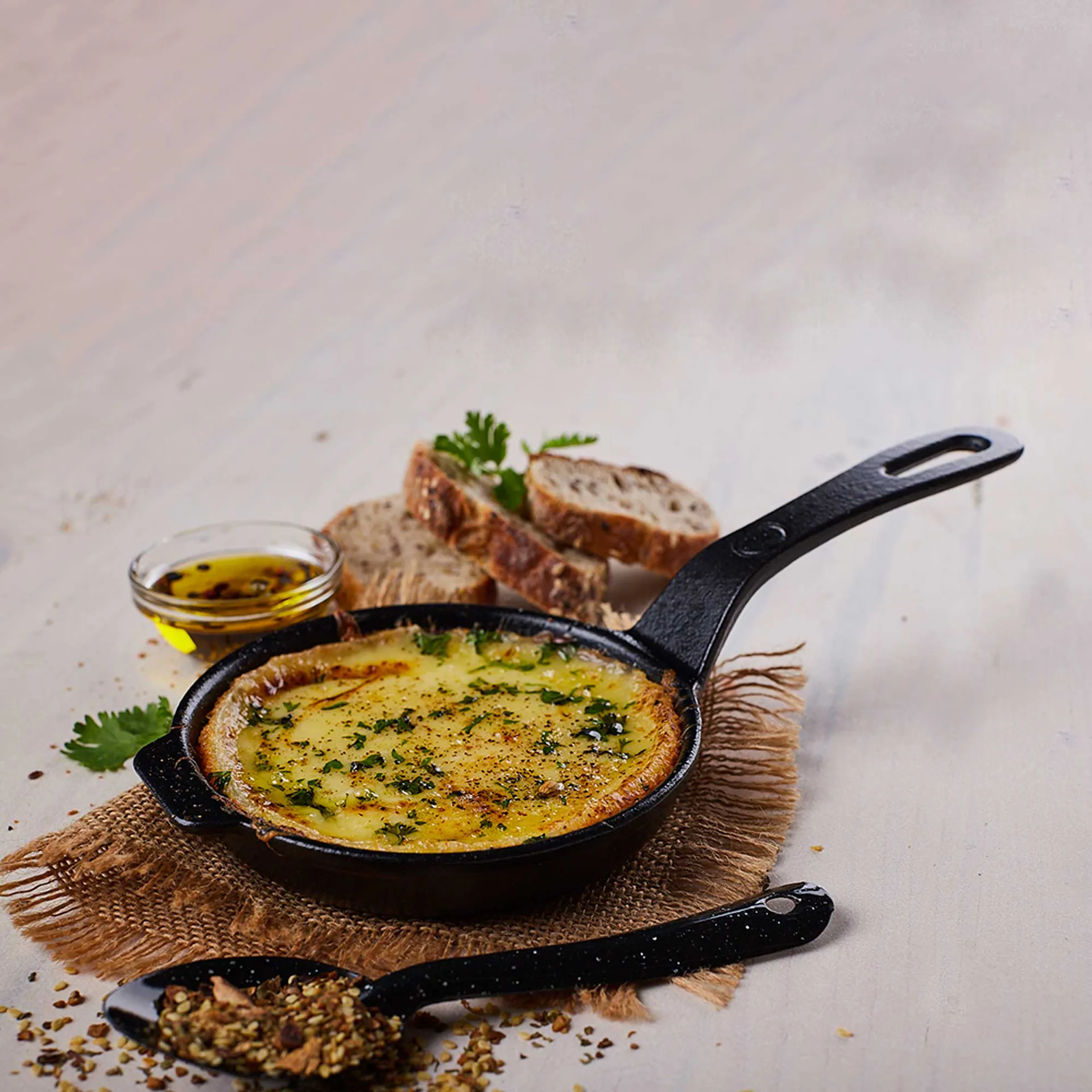 Victoria mini cast iron frying pan pre-seasoned, Ø12 cm Victoria