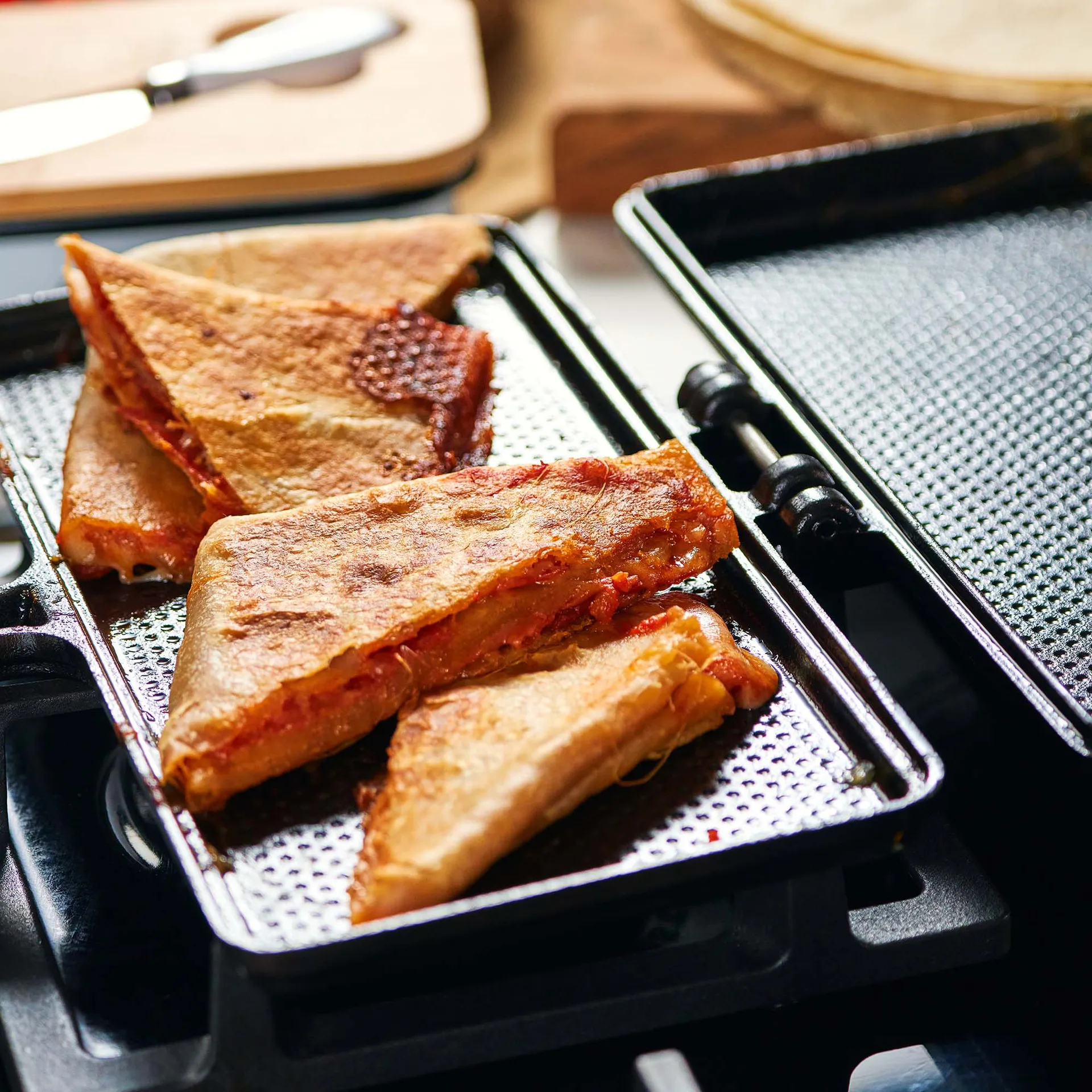 Victoria sandwich maker & panini press pre-seasoned, 34.8x27 cm Victoria