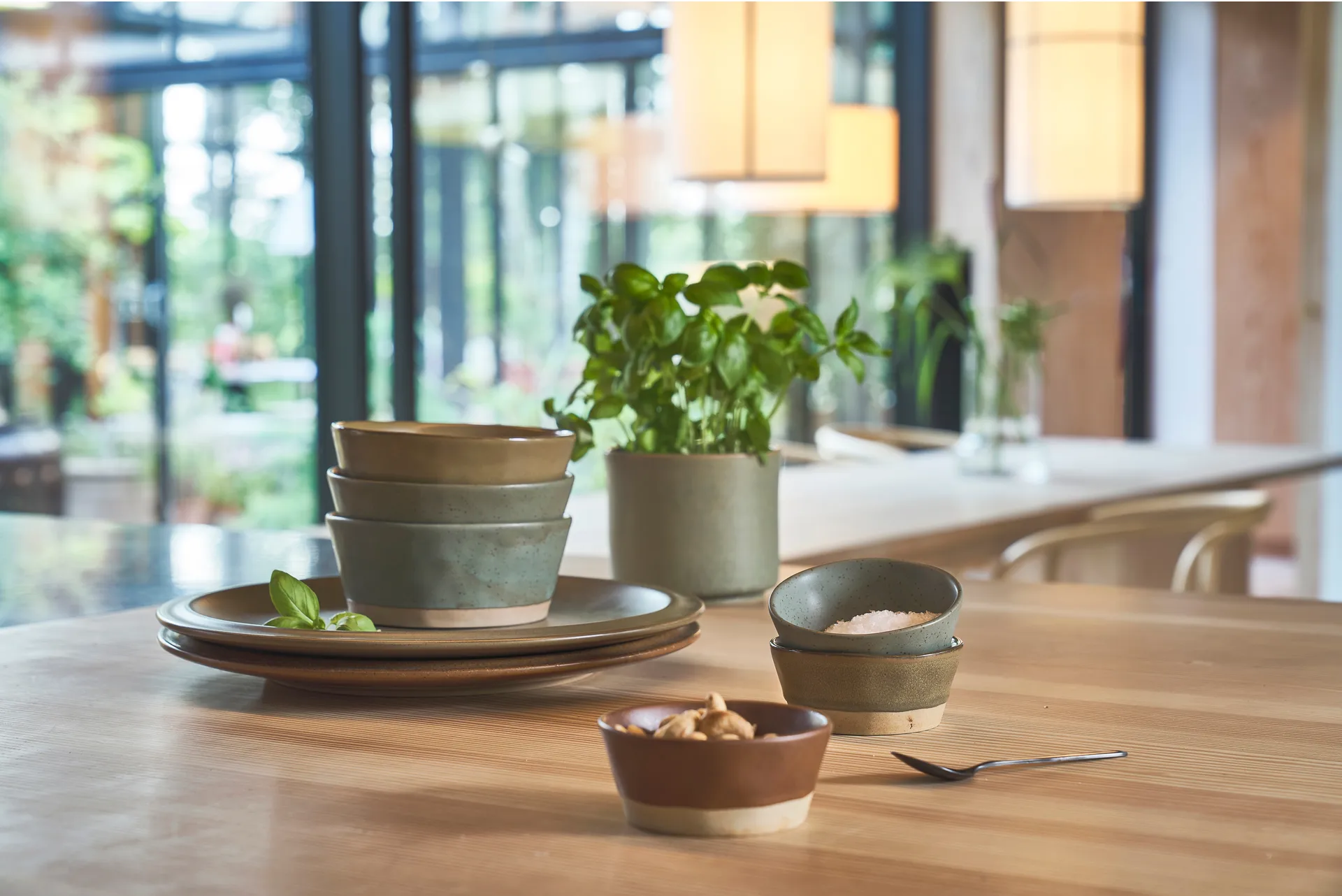 Evig serving dish Ø33 cm, Brown Villa Collection