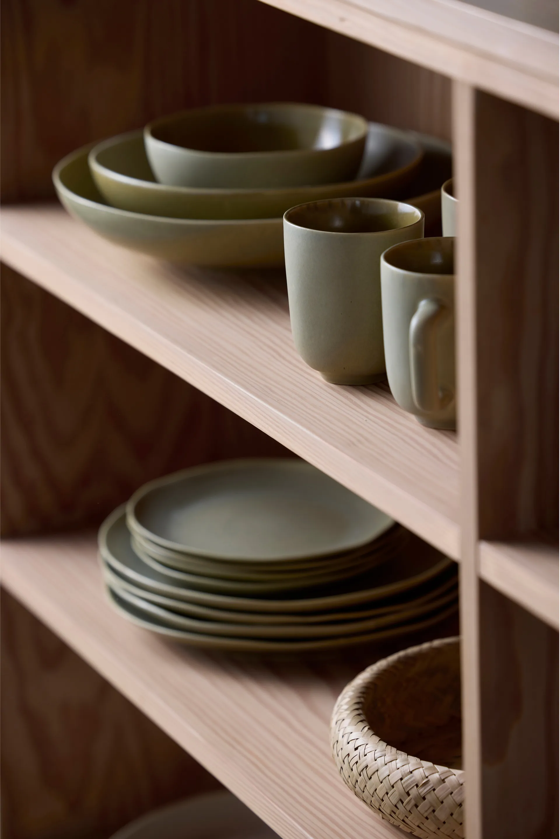 Shoku plate Ø27 cm, Pure Green Villa Collection