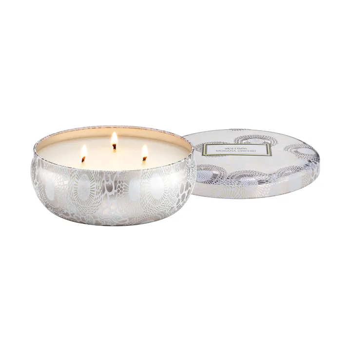 Japonica 3-wick Tin scented candle 40 hours - Mokara Orchid - Voluspa