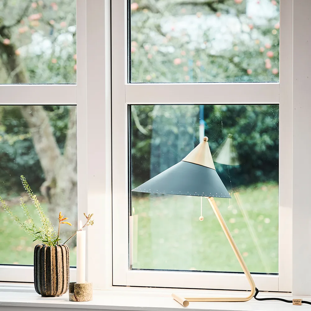 Brass Top table lamp, Warm white, brass stand Warm Nordic