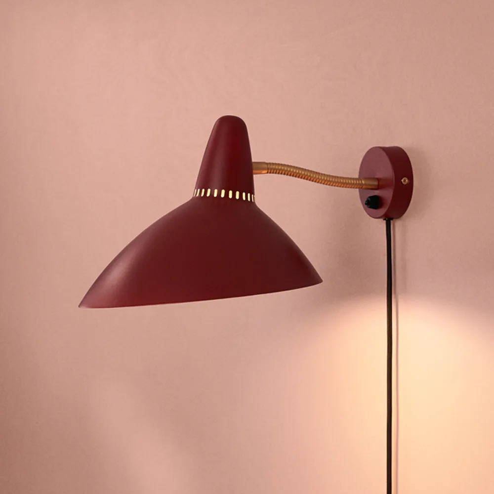 Lightsome wall lamp, Warm white, brass detail Warm Nordic