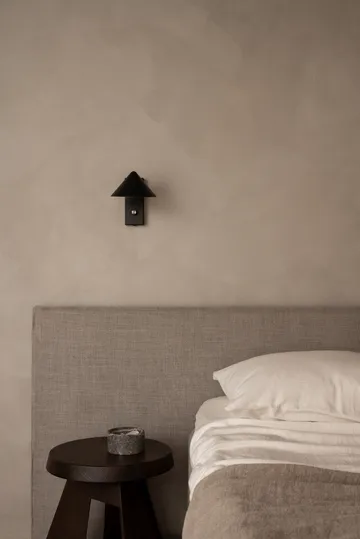 Kuro wall lamp - Black, Ø14x16 cm, read - Watt & Veke