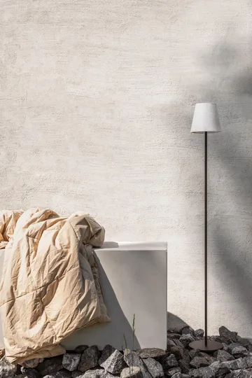 Tyra floor lamp portable Ø14 cm - Coffee - Watt & Veke