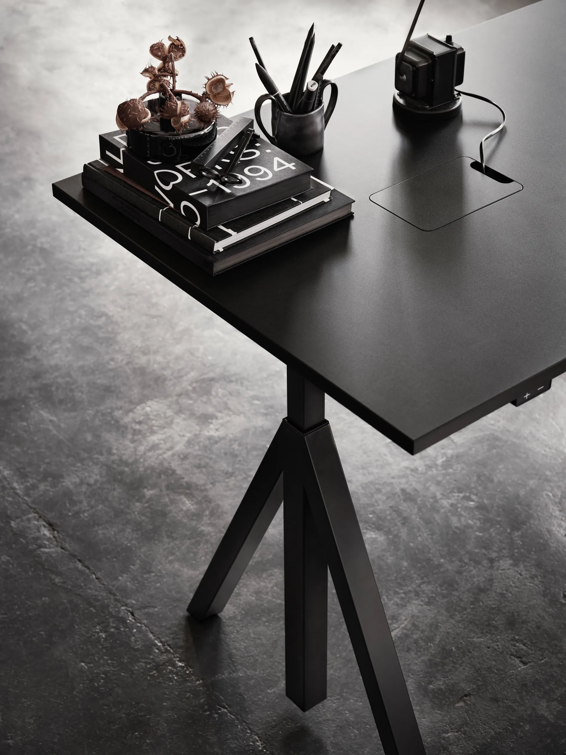 Works base for desk height adjustable, Black Works