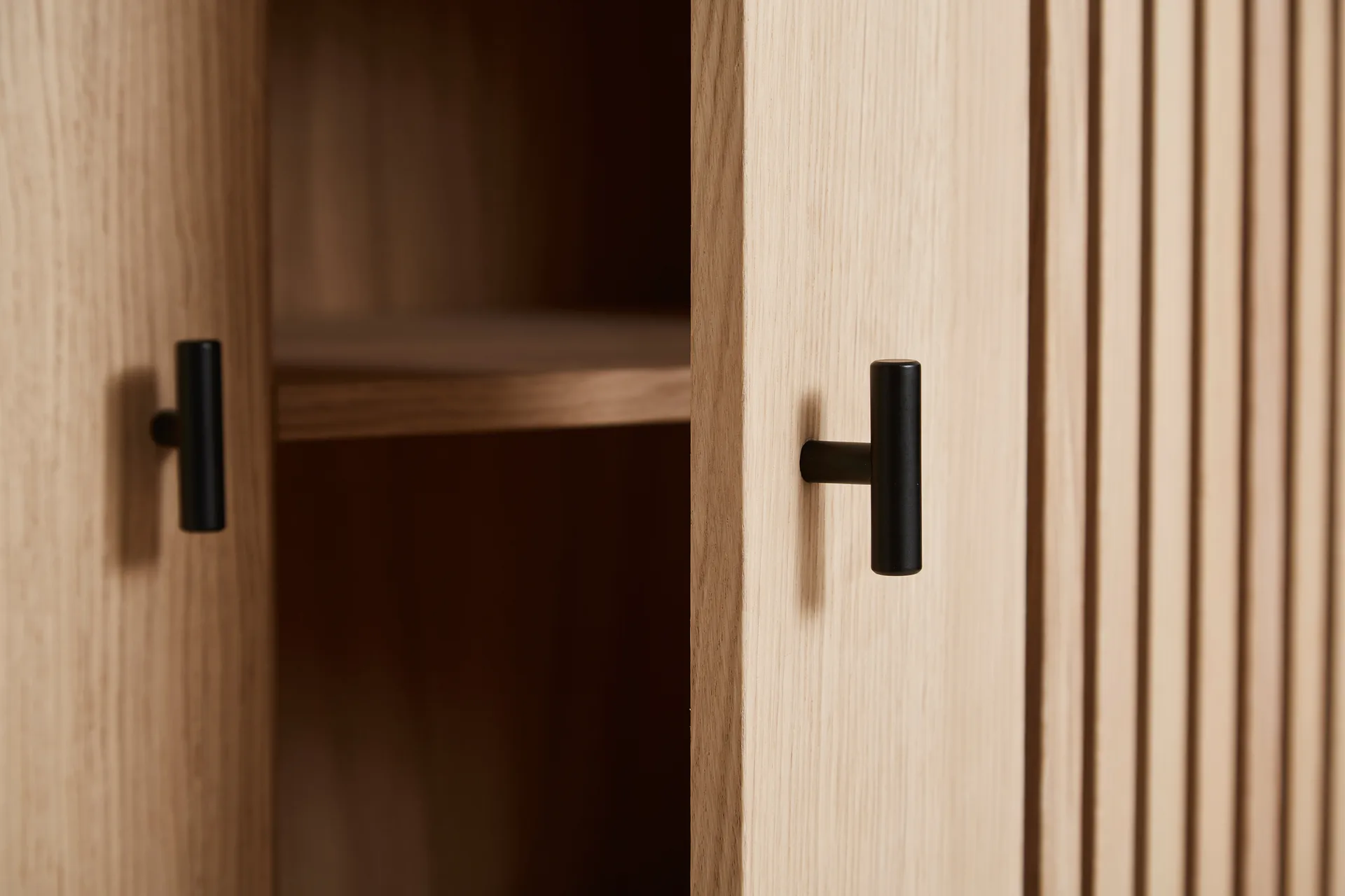 Array cabinet. 80 cm, White pigmented oak Woud