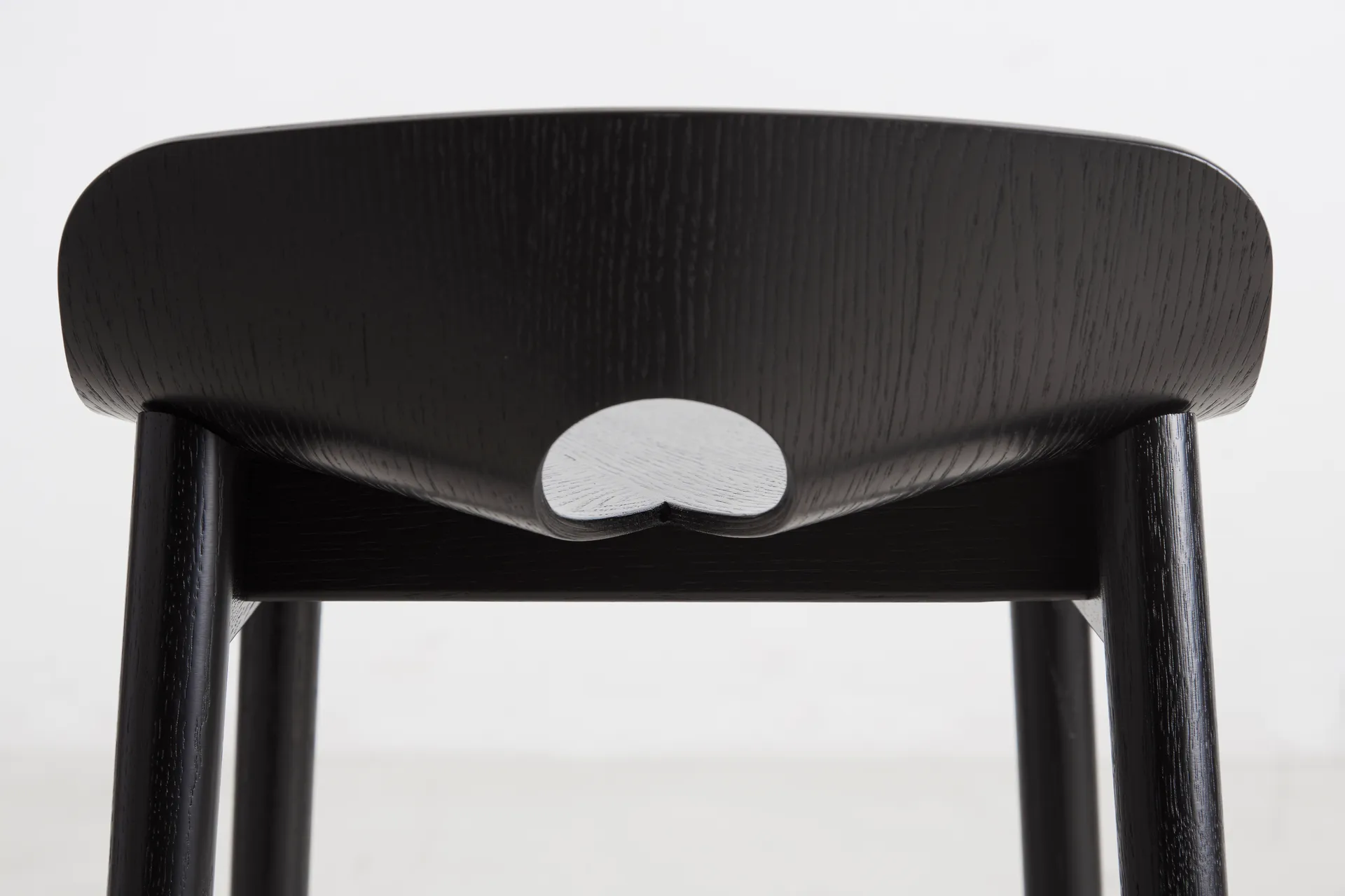 Mono barstool 65 cm, Black oak Woud