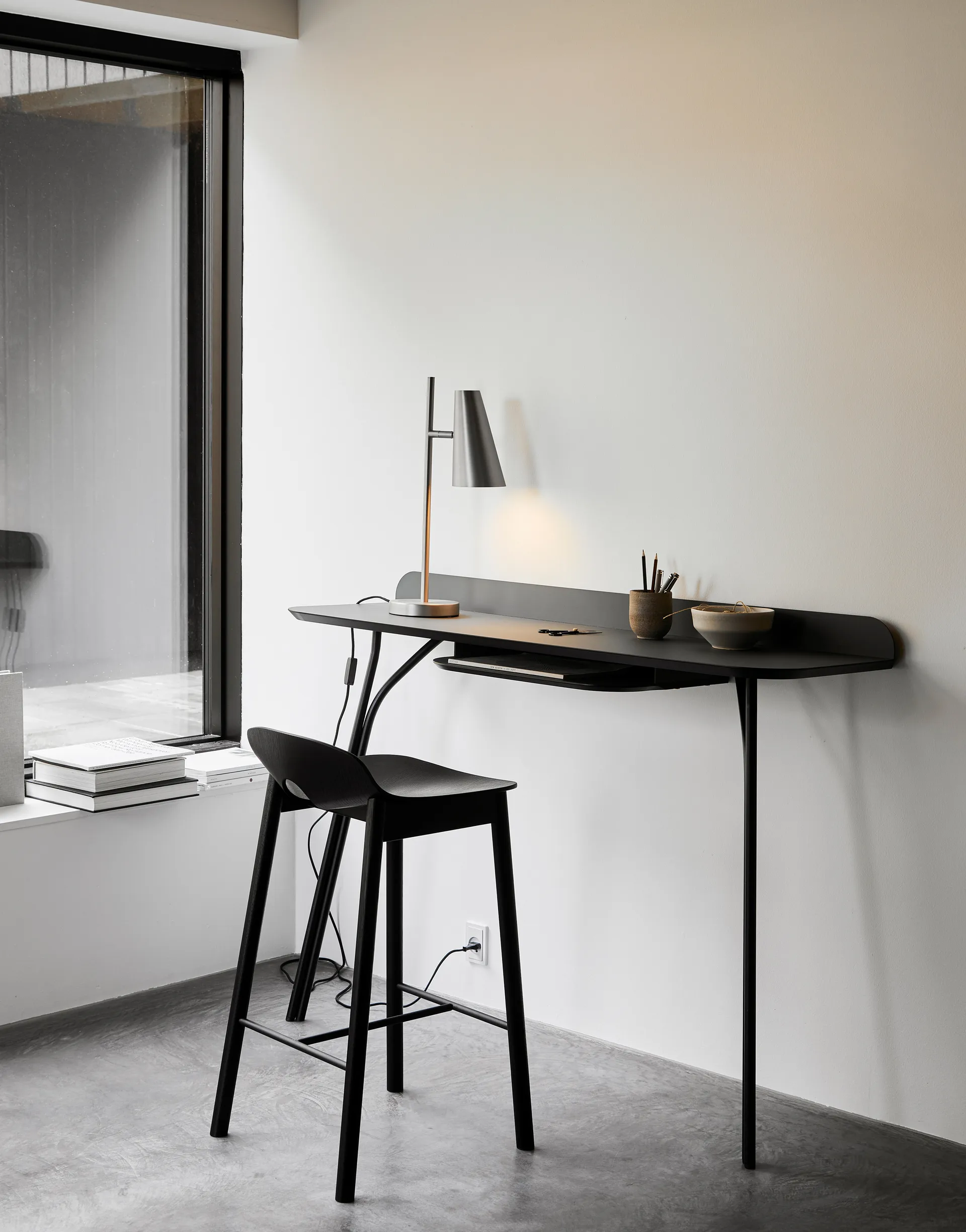 Shelf to wood console table, Black Fenix 0720 Woud