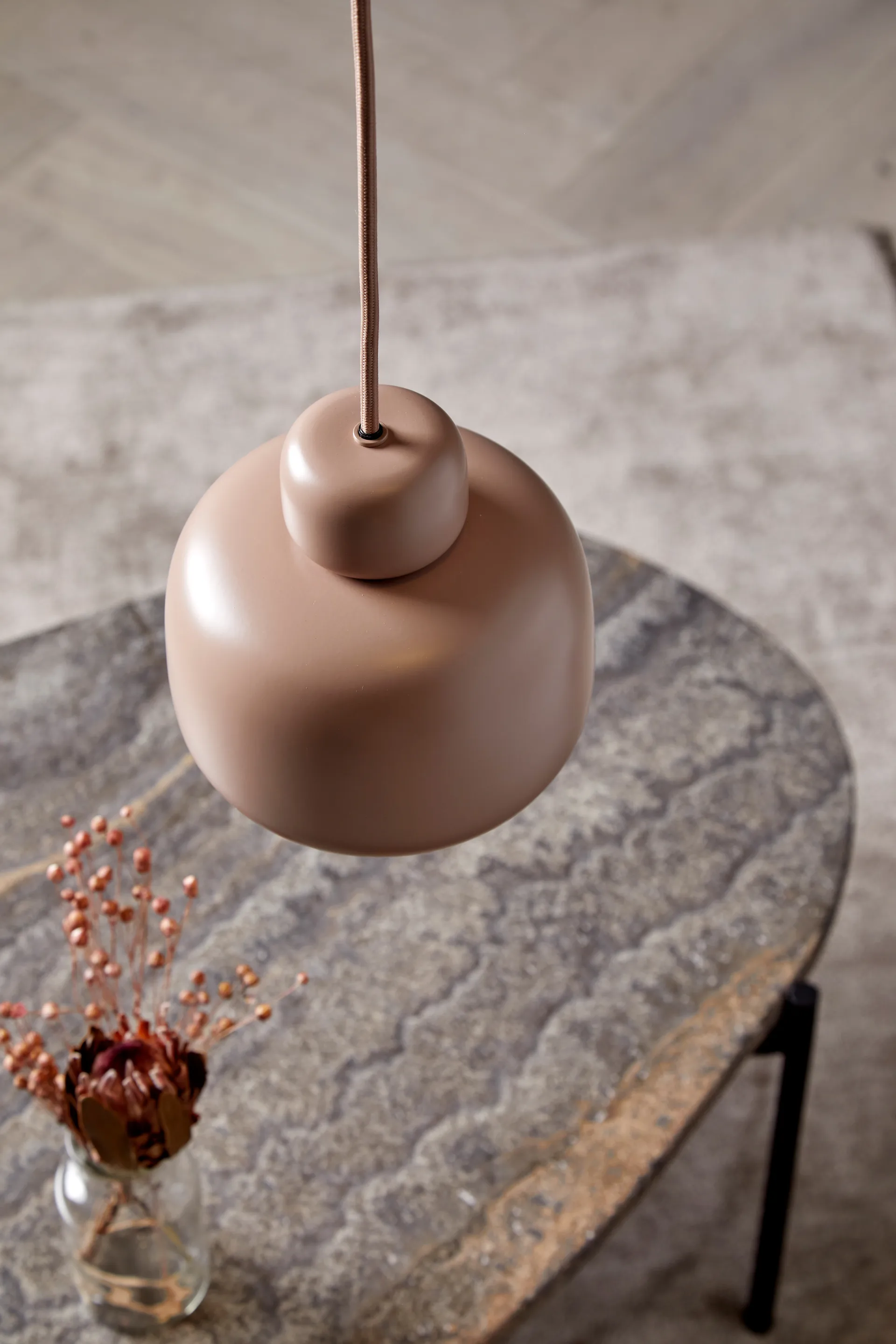 Stone ceiling lamp small, Dusty rose Woud