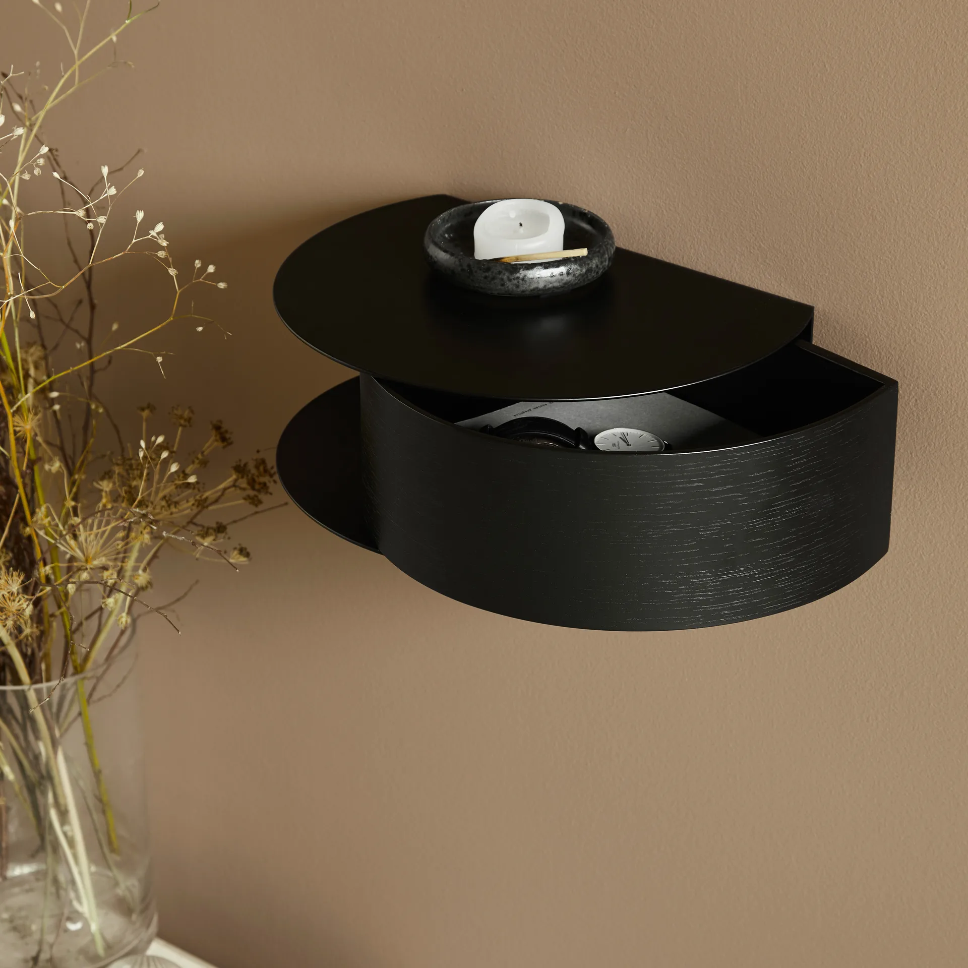 Wallie shelf, Black Woud