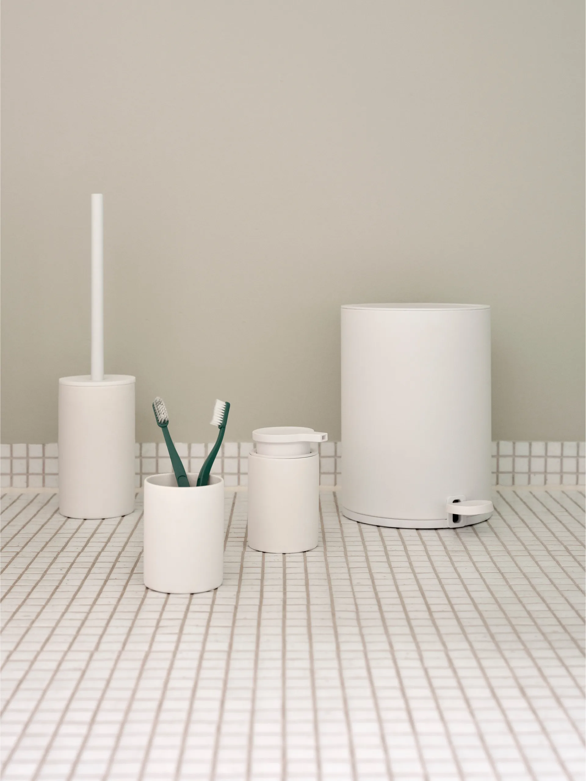 Karma soap dispenser 25 cl, White Zone Denmark
