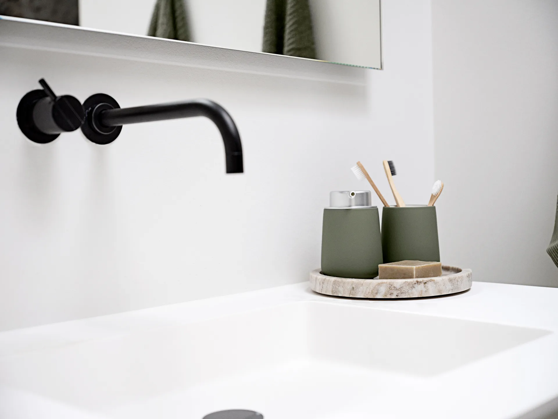 Nova toothbrush mug, Olive green Zone Denmark