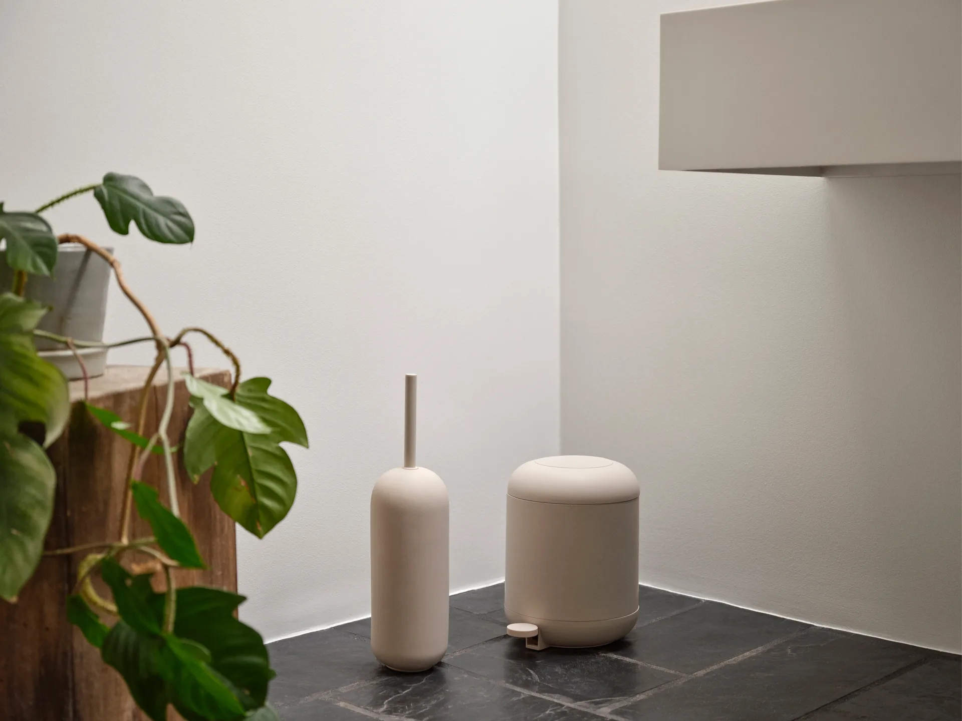 Sensu toilet brush Ø11.8x41 cm, Sand Zone Denmark
