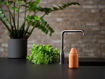 Singles soap dispenser - Apricot - Zone Denmark