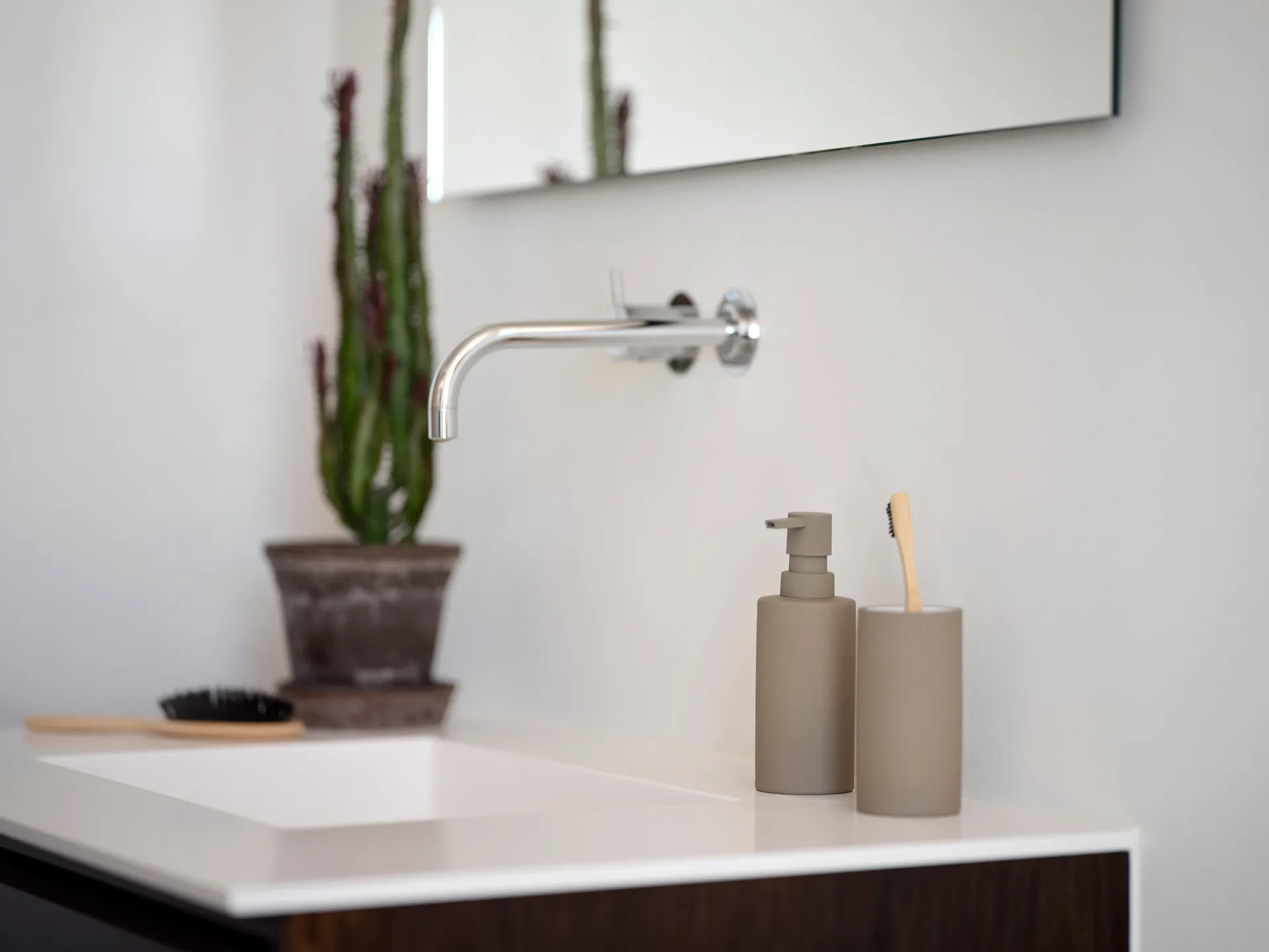 Solo Soap Pump, Taupe Zone Denmark