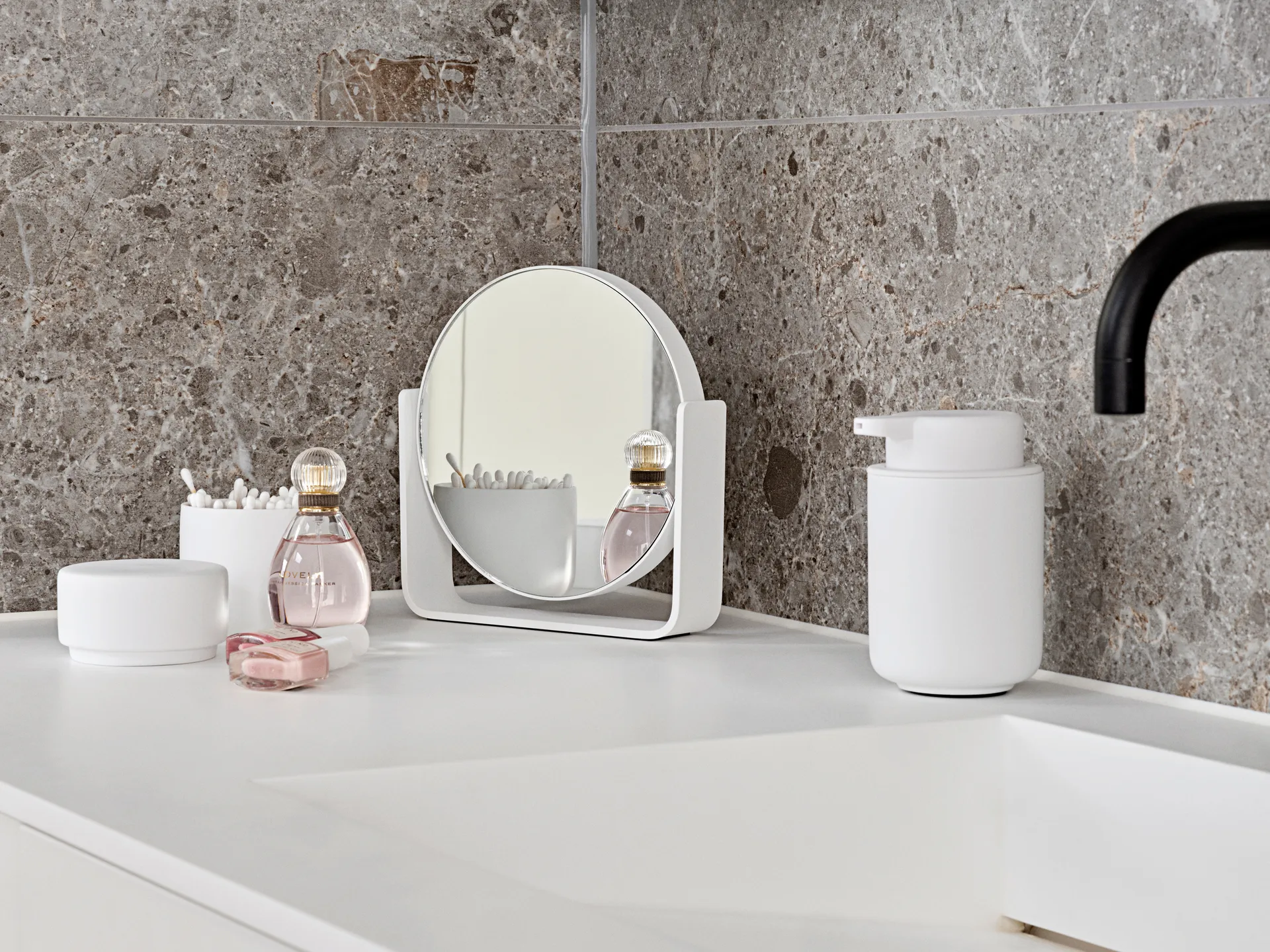 Ume table mirror with 5x magnification 19x19.5 cm, White Zone Denmark
