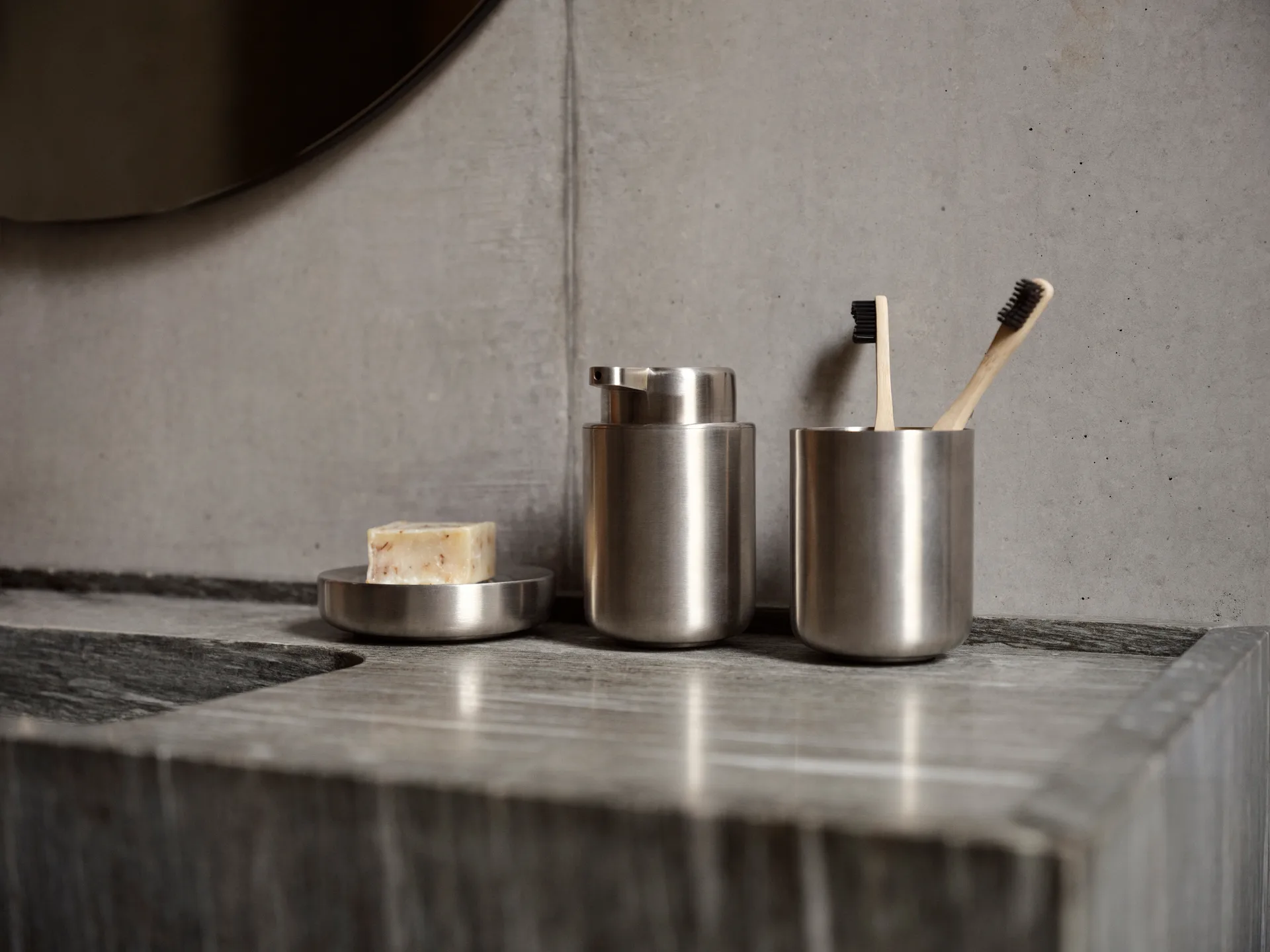 Ume toothbrush holder, Steel Zone Denmark
