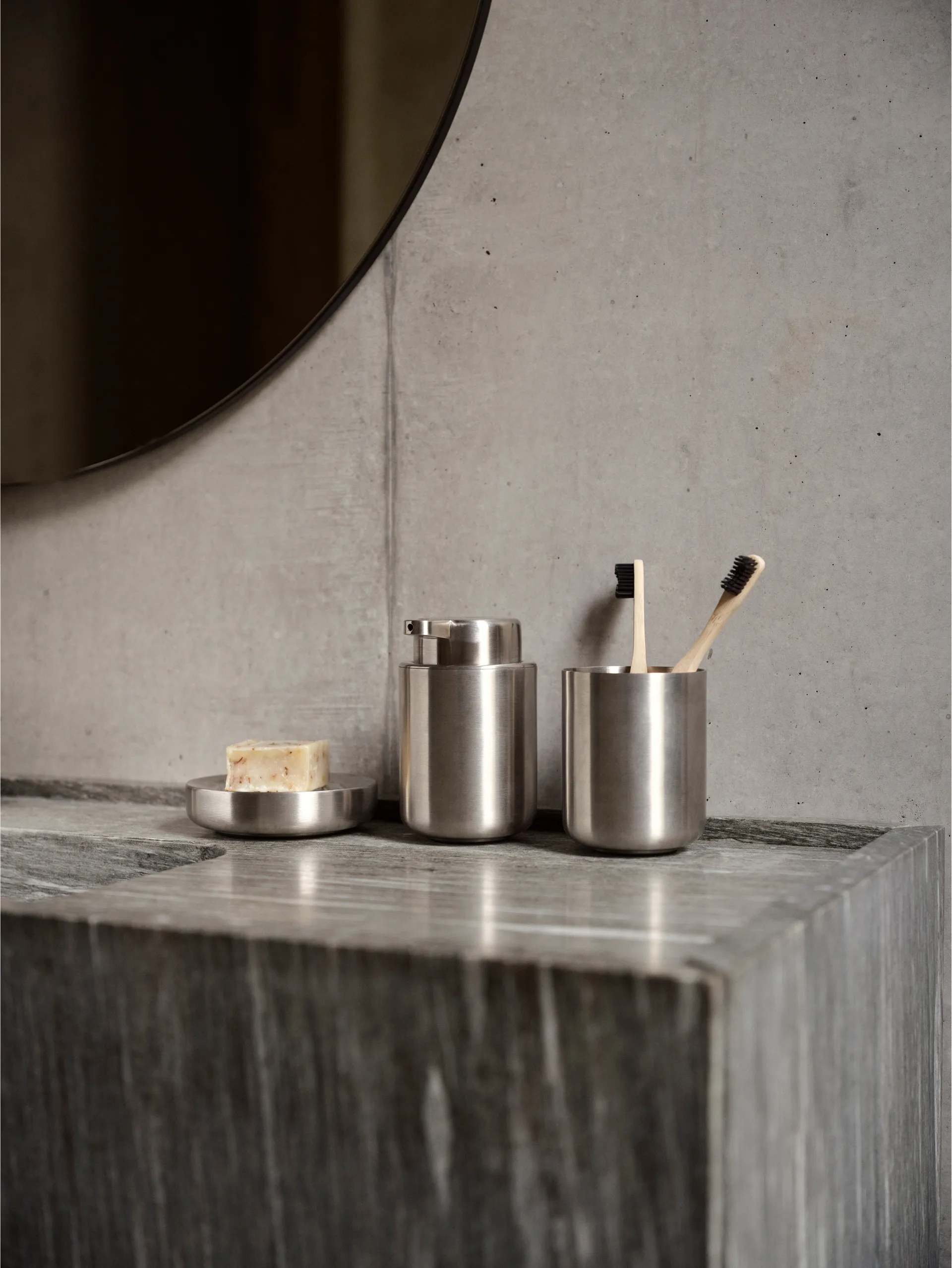 Ume toothbrush holder, Steel Zone Denmark