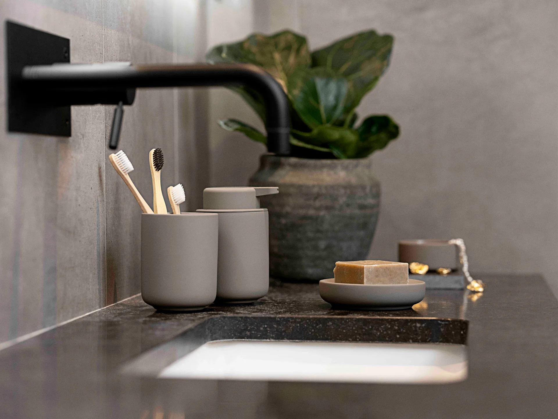 Ume toothbrush holder, Taupe Zone Denmark