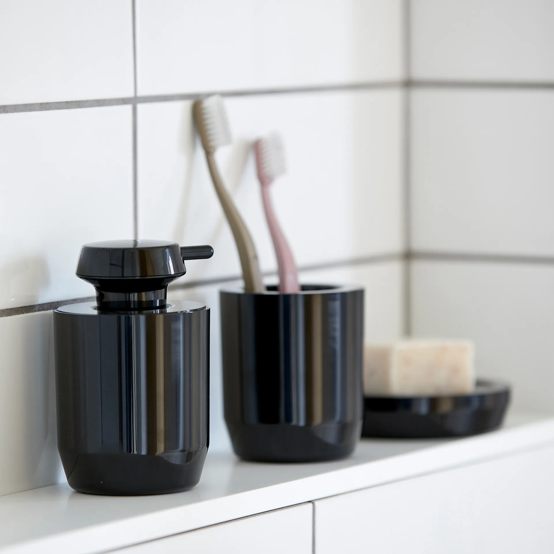 Zone Suii toothbrush mug 9 cm, black Zone Denmark