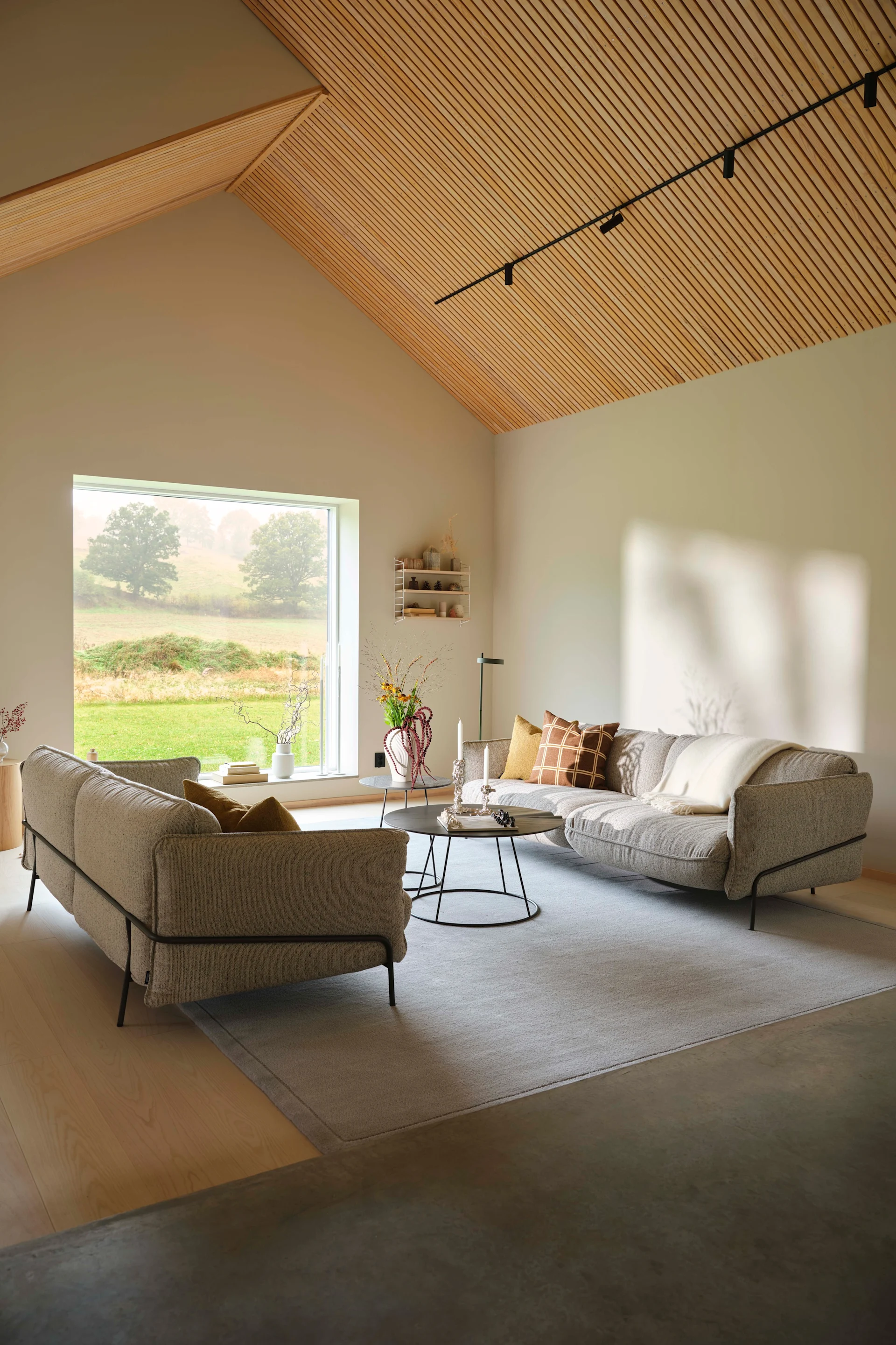 Wicker wool throw from Scandi Living, ,Fallow rug from Scandi Living.